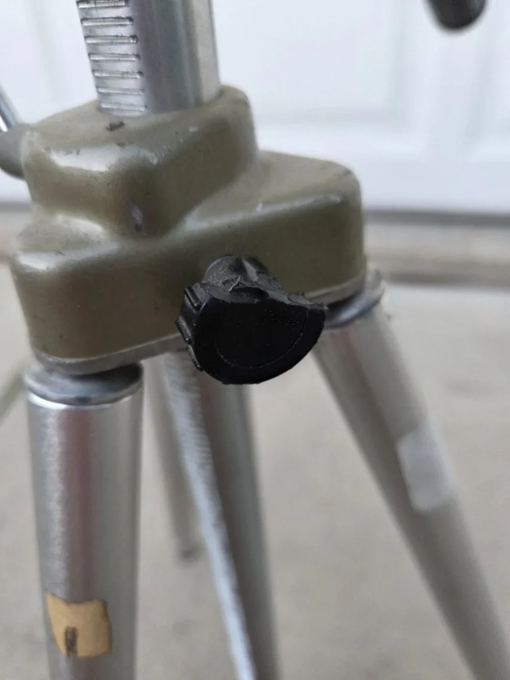 Vintage Quick-Set 6000 Tripod Pan Tilt Head Adjust Telescoping Aluminum